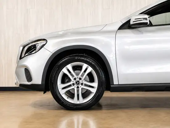 MERCEDES-BENZ-GLA 200-1.6 CGI FLEX STYLE 7G-DCT MERCEDES-BENZ-GLA 200-2017