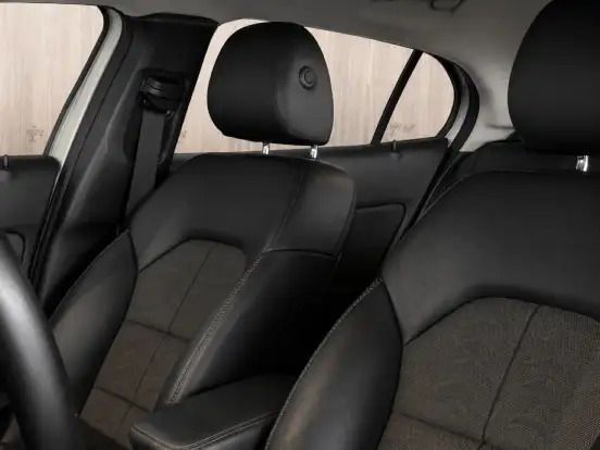 MERCEDES-BENZ-GLA 200-1.6 CGI FLEX STYLE 7G-DCT MERCEDES-BENZ-GLA 200-2017