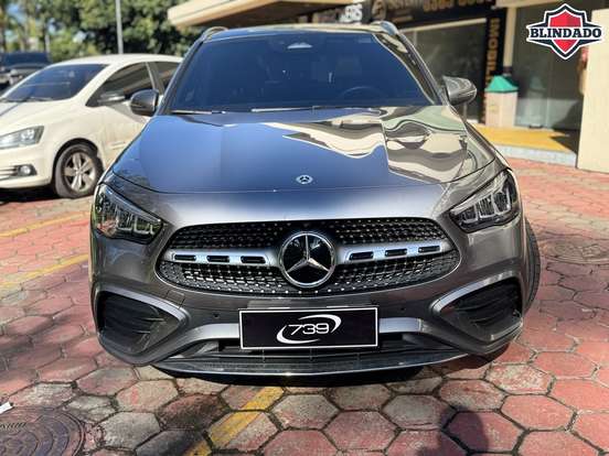 MERCEDES-BENZ-GLA 200-2024