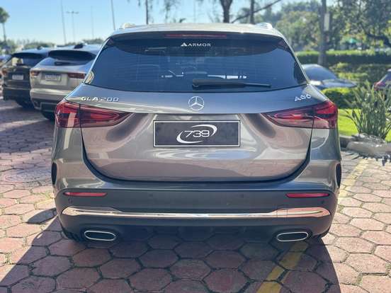 MERCEDES-BENZ-GLA 200-2024