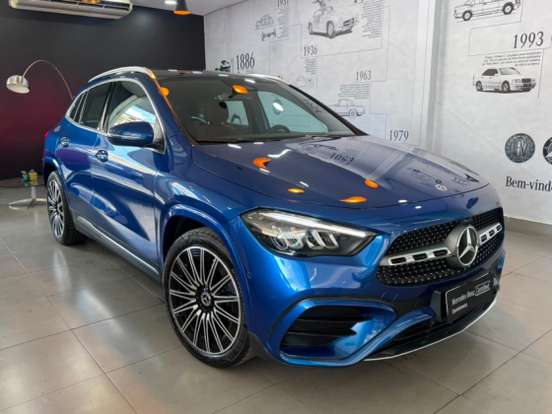 MERCEDES-BENZ-GLA 200-2024