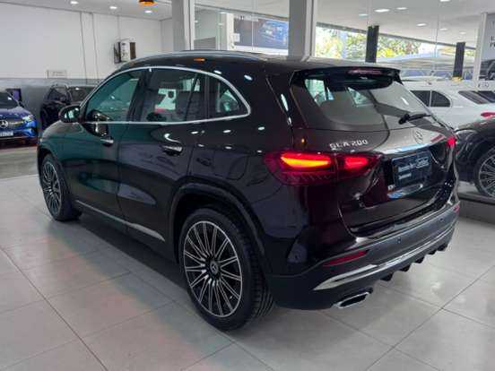 MERCEDES-BENZ-GLA 200-2024
