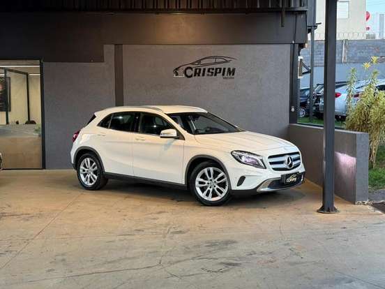 MERCEDES-BENZ-GLA 200-1.6 CGI ADVANCE 16V TURBO GASOLINA 4P AUTOMÁTICO MERCEDES-BENZ-GLA 200-2015