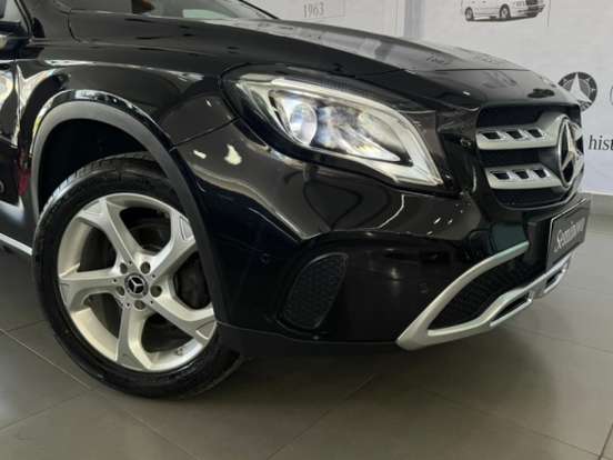 MERCEDES-BENZ-GLA 200-2019