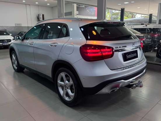 MERCEDES-BENZ-GLA 200-2019