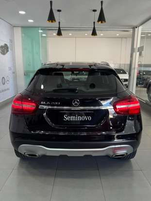 MERCEDES-BENZ-GLA 200-2019