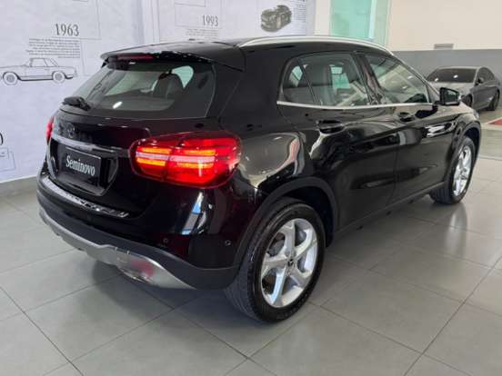 MERCEDES-BENZ-GLA 200-2019