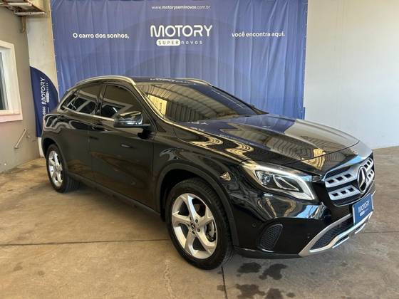 MERCEDES-BENZ GLA 200 1.6 CGI FLEX ADVANCE 7G-DCT