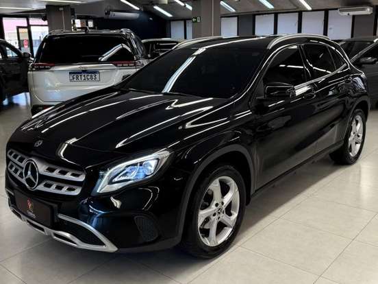 MERCEDES-BENZ-GLA 200-2020