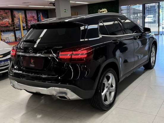 MERCEDES-BENZ-GLA 200-2020