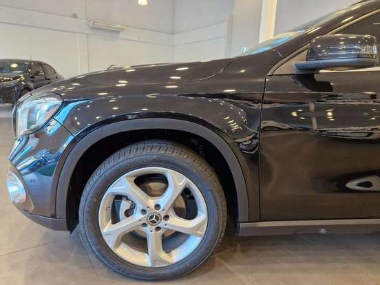 MERCEDES-BENZ-GLA 200-2019