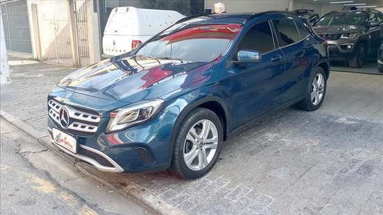 MERCEDES-BENZ-GLA 200-2019