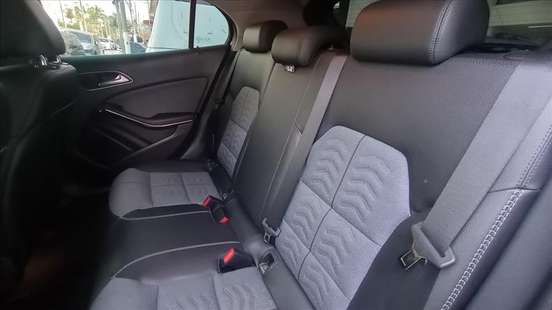 MERCEDES-BENZ-GLA 200-2019