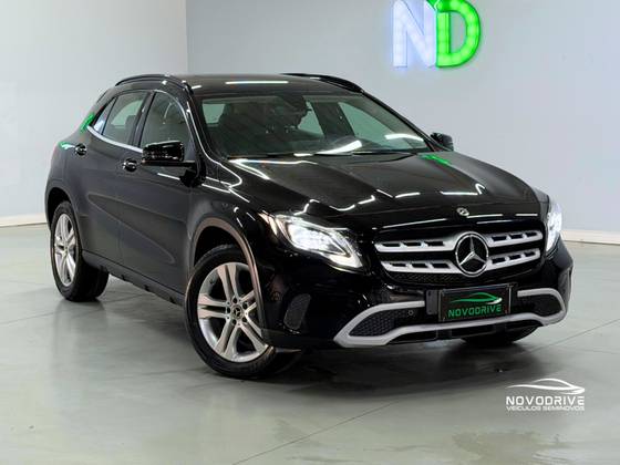 MERCEDES-BENZ GLA 200 1.6 CGI FLEX STYLE 7G-DCT