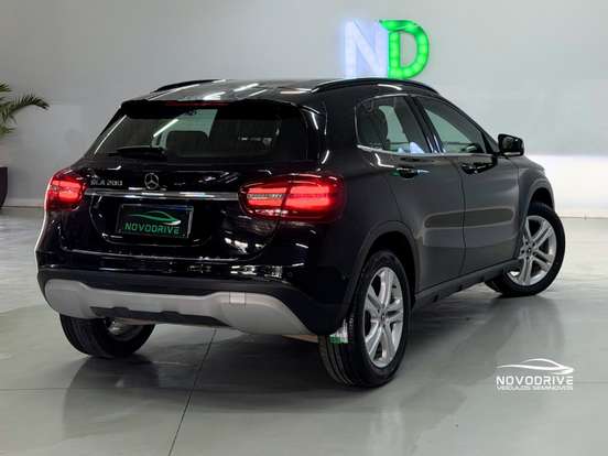 MERCEDES-BENZ-GLA 200-2019