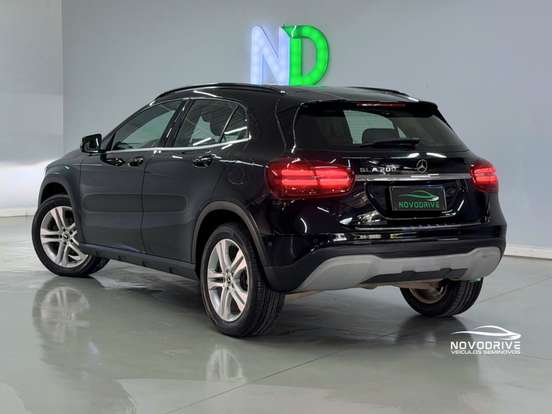 MERCEDES-BENZ-GLA 200-2019