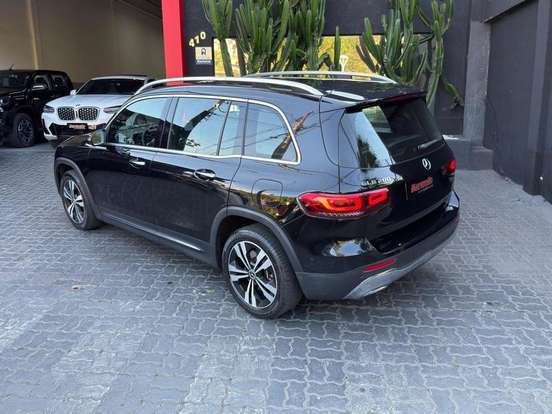 MERCEDES-BENZ-GLB 200-2021