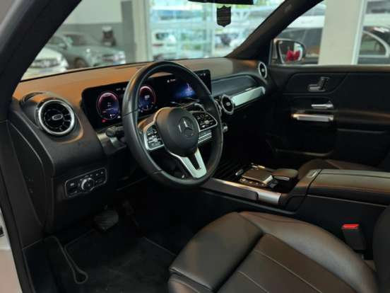 MERCEDES-BENZ-GLB 200-2020