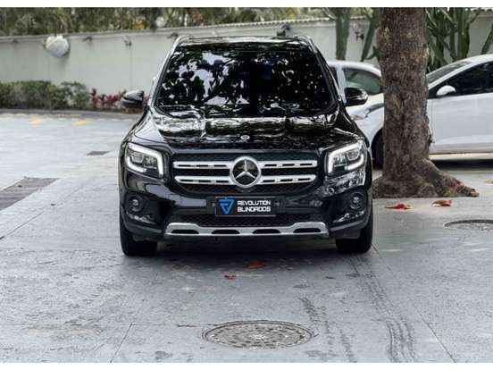 MERCEDES-BENZ-GLB 200-2023