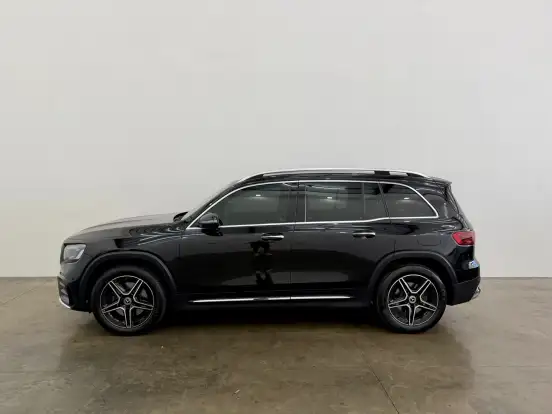 MERCEDES-BENZ-GLB 220-2024