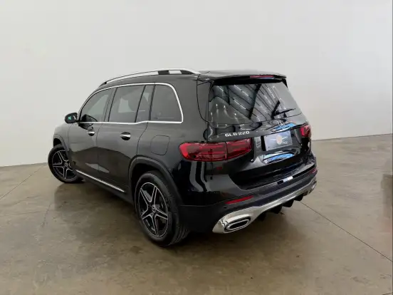 MERCEDES-BENZ-GLB 220-2.0 MHEV AMG LINE 4MATIC 8G-DCT MERCEDES-BENZ-GLB 220-2024