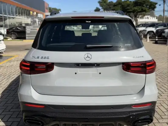 MERCEDES-BENZ-GLB 220-2.0 MHEV NIGHT EDITION 4MATIC 8G-DCT MERCEDES-BENZ-GLB 220-2026