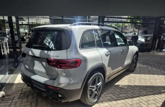 MERCEDES-BENZ-GLB 220-2026