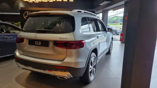 MERCEDES-BENZ-GLB 220-2026