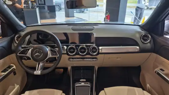 MERCEDES-BENZ-GLB 220-2026