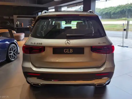 MERCEDES-BENZ-GLB 220-2.0 MHEV PROGRESSIVE 4MATIC 8G-DCT MERCEDES-BENZ-GLB 220-2026