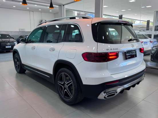 MERCEDES-BENZ-GLB 220-2024