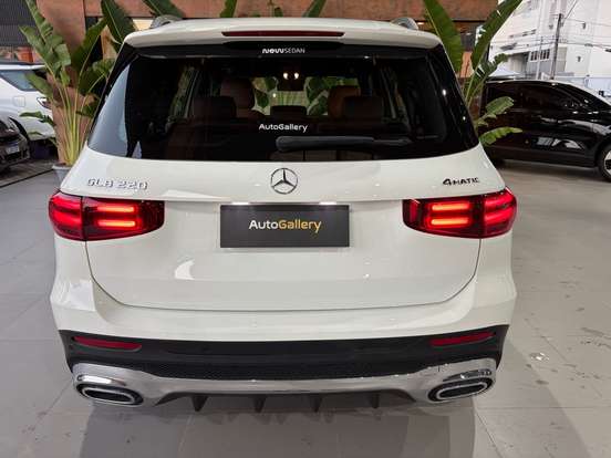 MERCEDES-BENZ-GLB 220-2025
