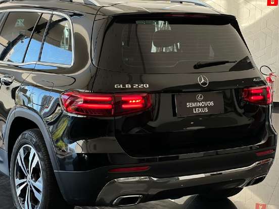 MERCEDES-BENZ-GLB 220-2024