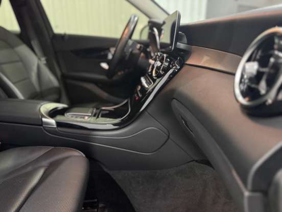 MERCEDES-BENZ-GLC 220d-2021