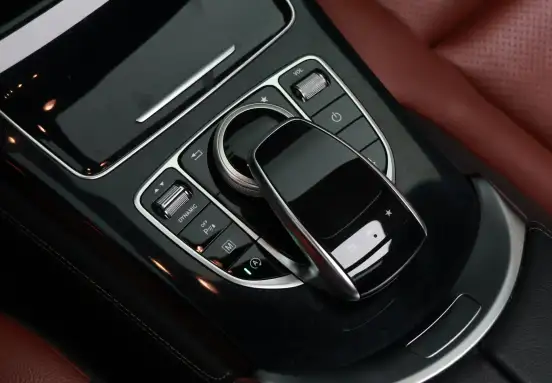 MERCEDES-BENZ-GLC 250-2019