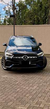 MERCEDES-BENZ-GLA 200-2022