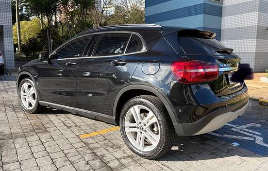 MERCEDES-BENZ-GLA 200-2019