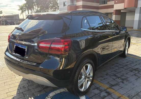 MERCEDES-BENZ-GLA 200-2019