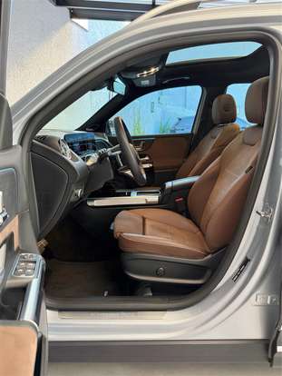 MERCEDES-BENZ-GLB 220-2.0 MHEV AMG LINE 4MATIC 8G-DCT MERCEDES-BENZ-GLB 220-2025