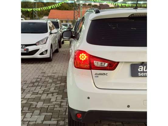 MITSUBISHI-ASX-2015