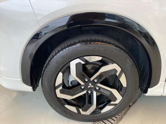 MITSUBISHI-ECLIPSE CROSS-1.5 MIVEC TURBO GASOLINA HPE-S CVT MITSUBISHI-ECLIPSE CROSS-2025