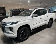 MITSUBISHI L200 TRITON 2.4 16V TURBO DIESEL SPORT HPE CD 4P 4X4 AUTOMÁTICO MITSUBISHI L200 TRITON 2.4 16V TURBO DIESEL SPORT HPE CD 4P 4X4 AUTOMÁTICO