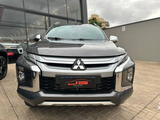 MITSUBISHI L200 TRITON 2.4 16V TURBO DIESEL SPORT HPE CD 4P 4X4 AUTOMÁTICO