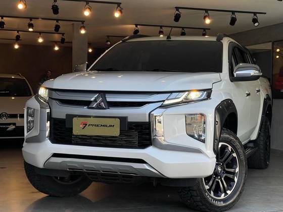 MITSUBISHI L200 TRITON 2.4 16V TURBO DIESEL SPORT HPE CD 4P 4X4 AUTOMÁTICO