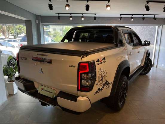 MITSUBISHI-L200 TRITON-2.4 16V TURBO DIESEL SPORT HPE CD 4P 4X4 AUTOMÁTICO MITSUBISHI-L200 TRITON-2023