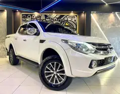 MITSUBISHI L200 TRITON 2.4 16V TURBO DIESEL SPORT HPE-S CD 4P 4X4 AUTOMÁTICO MITSUBISHI L200 TRITON 2.4 16V TURBO DIESEL SPORT HPE-S CD 4P 4X4 AUTOMÁTICO