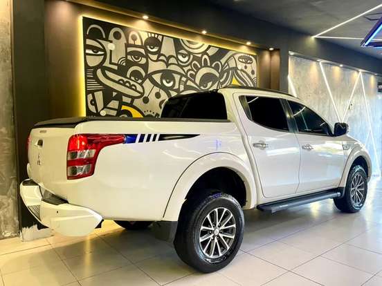 MITSUBISHI-L200 TRITON-2.4 16V TURBO DIESEL SPORT HPE-S CD 4P 4X4 AUTOMÁTICO MITSUBISHI-L200 TRITON-2020