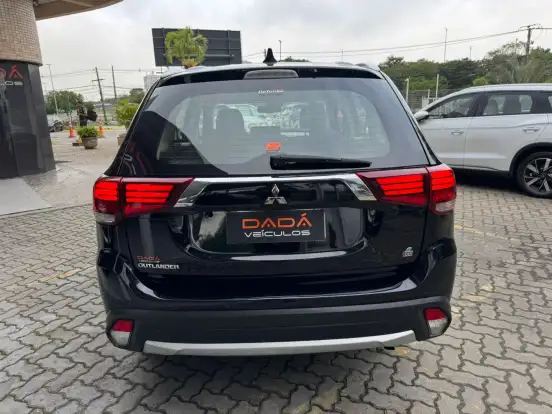 MITSUBISHI-OUTLANDER-2.0 16V GASOLINA 4P AUTOMÁTICO MITSUBISHI-OUTLANDER-2016