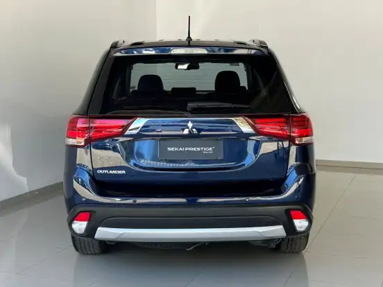 MITSUBISHI-OUTLANDER-2015