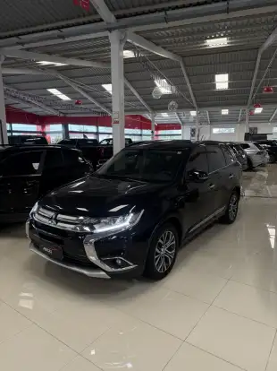 MITSUBISHI-OUTLANDER-2.2 4X4 16V DIESEL 4P AUTOMÁTICO MITSUBISHI-OUTLANDER-2016